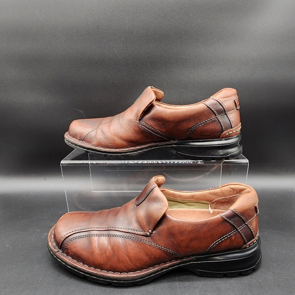 Clarks 10M Brown Leather SlipOn Loafers Casual Walking Comfort Gorpcore Dad Shoe